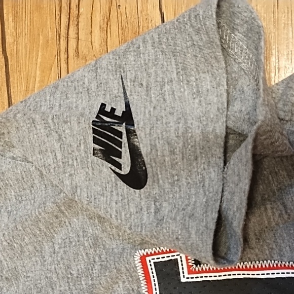 Nike Boy's Graphic Tee | 7(L) | Heather Grey - Picture 3 of 5